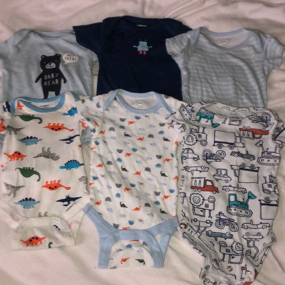 6 comfortable short sleeve baby onesies!